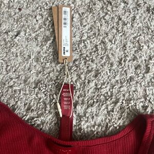 New skims cotton rib tank size small red